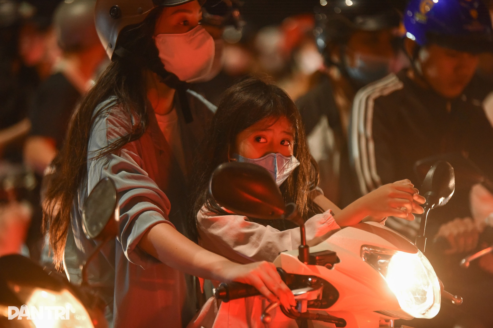 Nhiều tuyến đường kẹt xe trước giờ đón năm mới 2024 - 1 Nhiều tuyến đường kẹt xe trước giờ đón năm mới 2024 - 1