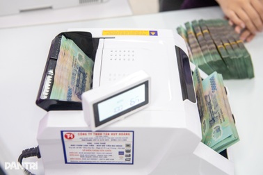 Chứng chỉ tiền gửi ngân hàng 6 tháng lãi suất 9%/năm, bỏ xa gửi tiết kiệm
