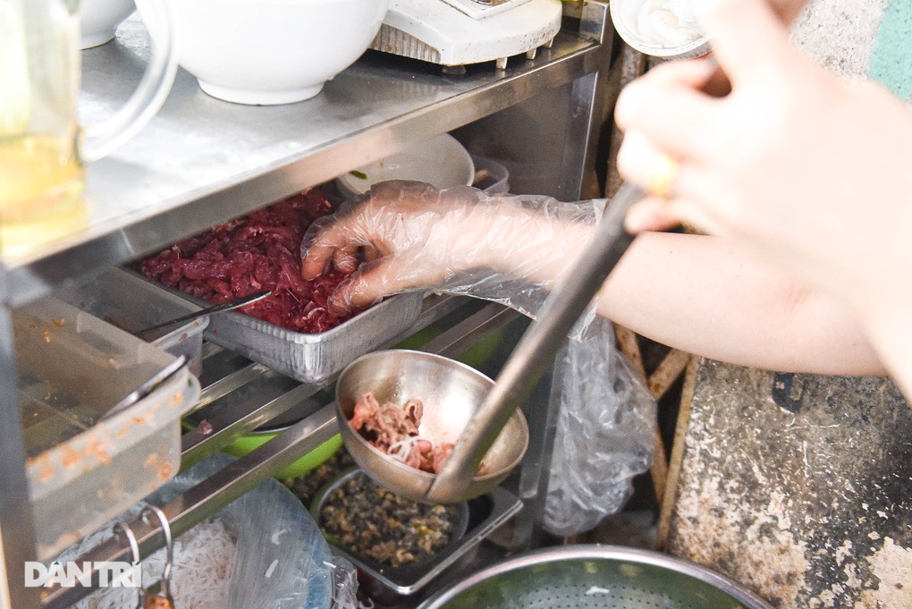 Quán bún riêu cua Hà Nội từng lên truyền hình Mỹ, bán trăm bát/ngày - 3 Quán bún riêu cua Hà Nội từng lên truyền hình Mỹ, bán trăm bát/ngày - 3