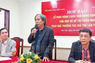 "Khủng hoảng" nhân sự ở Hội Nhà văn Việt Nam: Bình thường hay bất thường?