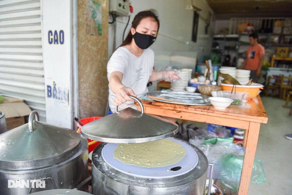 Lạ lùng bánh cuốn chan nước canh Lạ lùng bánh cuốn chan nước canh
