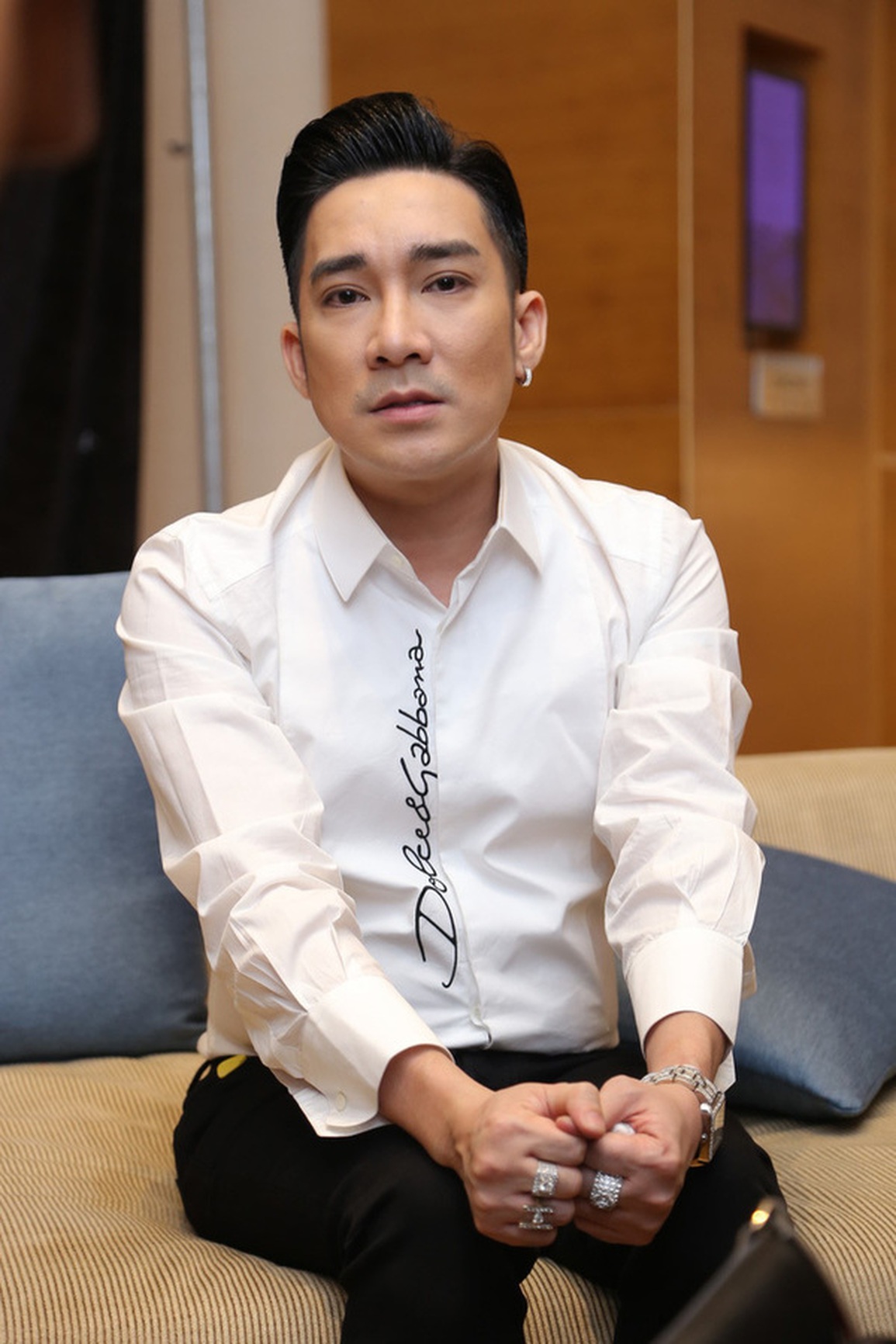 Quang Hà mất ngủ nhiều ngày, sụt cân trước thềm liveshow 11 tỷ đồng - 1 Quang Hà mất ngủ nhiều ngày, sụt cân trước thềm liveshow 11 tỷ đồng - 1