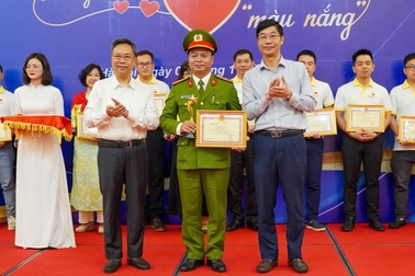 Chiến sĩ 61 lần hiến máu, tiểu cầu lái xe "0 đồng" chở bệnh nhân nghèo