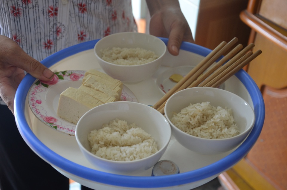 Nam sinh 12 năm học sinh giỏi vụt tắt giấc mơ đại học sau ngày bố mất - 5 Nam sinh 12 năm học sinh giỏi vụt tắt giấc mơ đại học sau ngày bố mất - 5