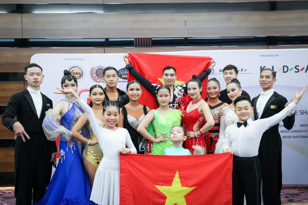 VĐV Việt Nam thi Giải Vô địch Thế giới Dancesport hạng tuổi trung niên - 2 VĐV Việt Nam thi Giải Vô địch Thế giới Dancesport hạng tuổi trung niên - 2
