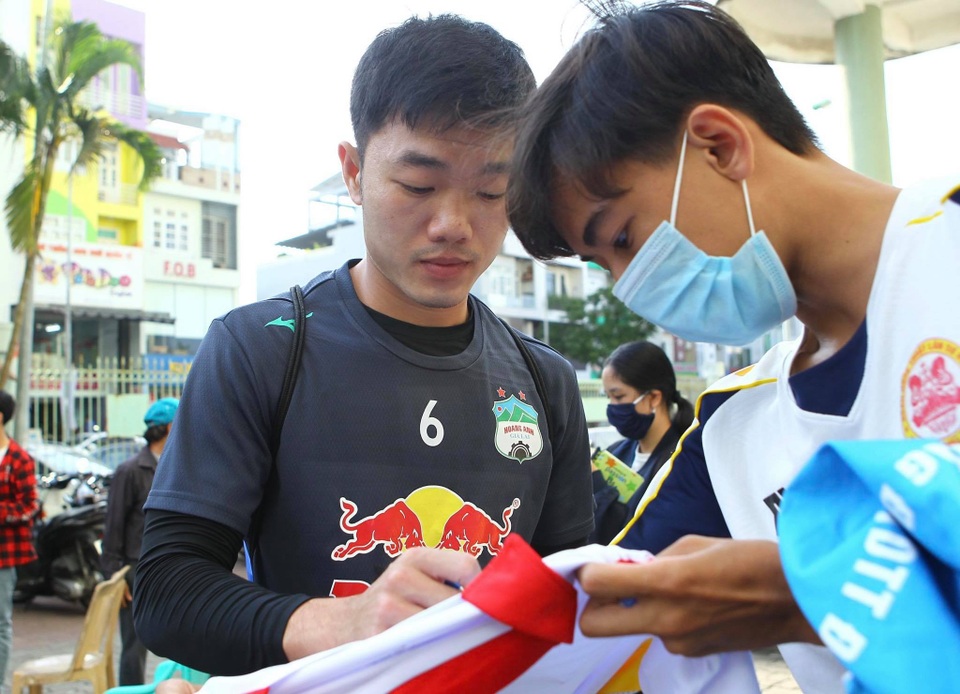 Lương Xuân Trường vẫn tập cùng HA Gia Lai trước ngày ăn hỏi - 1 Lương Xuân Trường vẫn tập cùng HA Gia Lai trước ngày ăn hỏi - 1