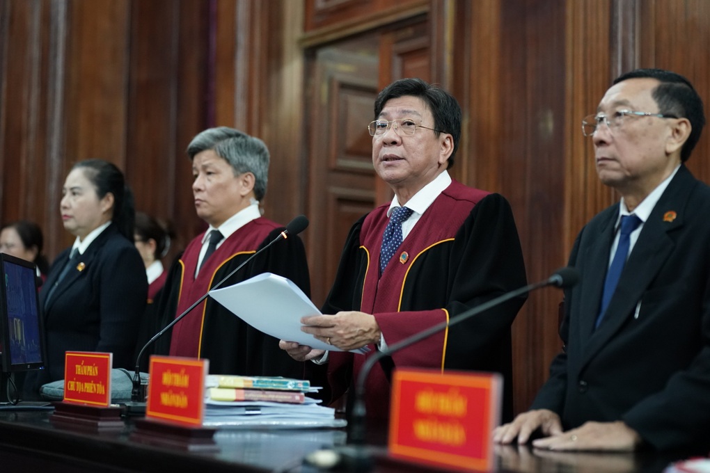 Bị cáo liên quan Vạn Thịnh Phát: Liên đới hơn 170.000 tỷ, tiền đâu mà đền - 1 Bị cáo liên quan Vạn Thịnh Phát: Liên đới hơn 170.000 tỷ, tiền đâu mà đền - 1