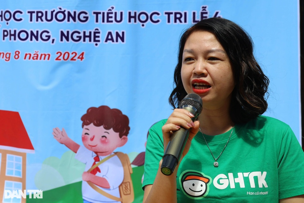 Khánh thành 2 phòng học Dân trí ở điểm trường được mệnh danh nhiều không - 7 Khánh thành 2 phòng học Dân trí ở điểm trường được mệnh danh nhiều không - 7