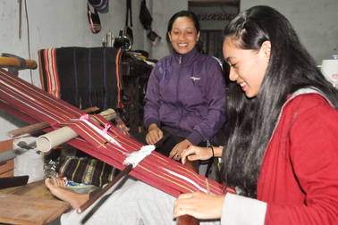 Nghệ nhân giữ hồn nghề dệt thổ cẩm truyền thống của người Jrai