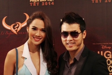Ưng Hoàng Phúc dẫn bạn gái mới đi xem “High School Musical” 