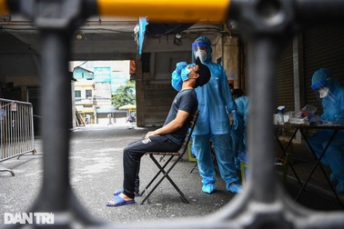 Người lao động là F0 có chứng nhận nghỉ ốm hưởng bảo hiểm thế nào?