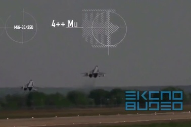 Xem MiG-35 phô diễn sức mạnh