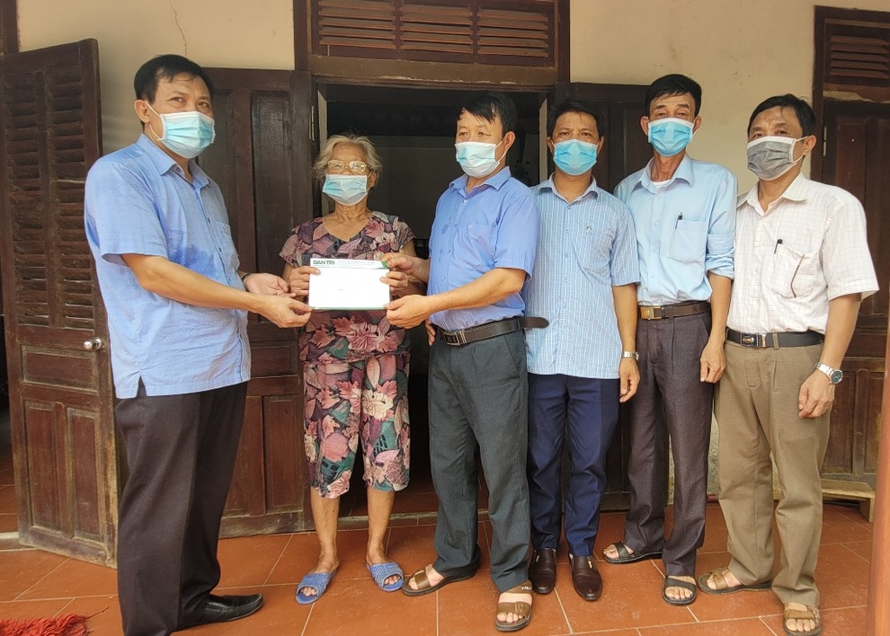 Bạn đọc Báo Dân trí tri ân dịp 27/7: Con trai mẹ khai thêm tuổi để nhập ngũ - 6 Bạn đọc Báo Dân trí tri ân dịp 27/7: Con trai mẹ khai thêm tuổi để nhập ngũ - 6