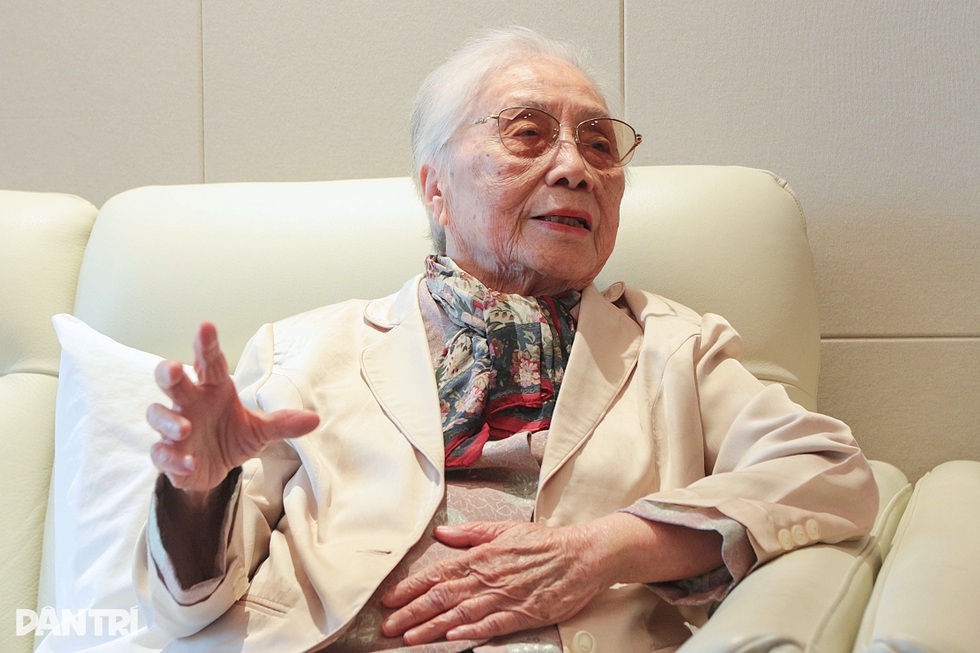 Đời thường của nguyên Phó Chủ tịch nước Nguyễn Thị Bình ở tuổi 99 - 2 Đời thường của nguyên Phó Chủ tịch nước Nguyễn Thị Bình ở tuổi 99 - 2