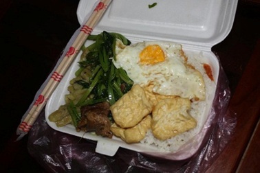 Đồ nhựa tiện dụng: Dùng một lần, hại cả đời