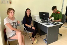 Cảnh sát giải cứu phượt thủ nước ngoài bị đi lạc trong rừng ở Cao Bằng