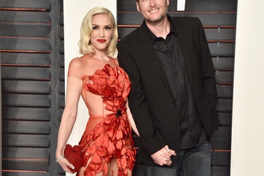 Ca sỹ U50 đẹp đôi bên phi công trẻ