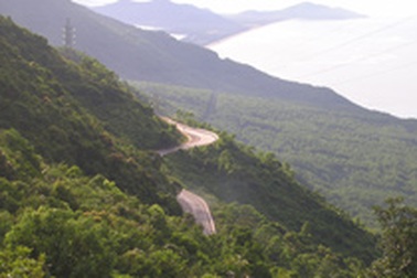 Tỷ phú WC trên đỉnh Hải Vân Quan