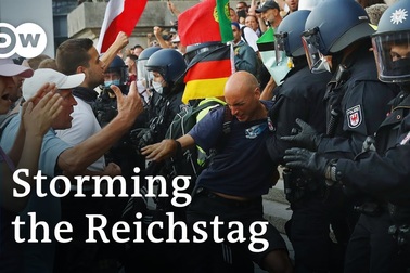 Người biểu tình Đức lao vào tòa nhà quốc hội phản đối biện pháp phòng dịch