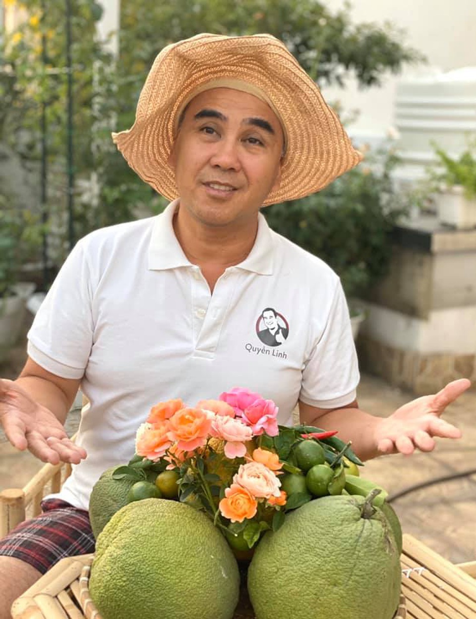 Đã mắt với khu vườn sai trĩu quả, ngập hoa của gia đình MC Quyền Linh - 3 Đã mắt với khu vườn sai trĩu quả, ngập hoa của gia đình MC Quyền Linh - 3
