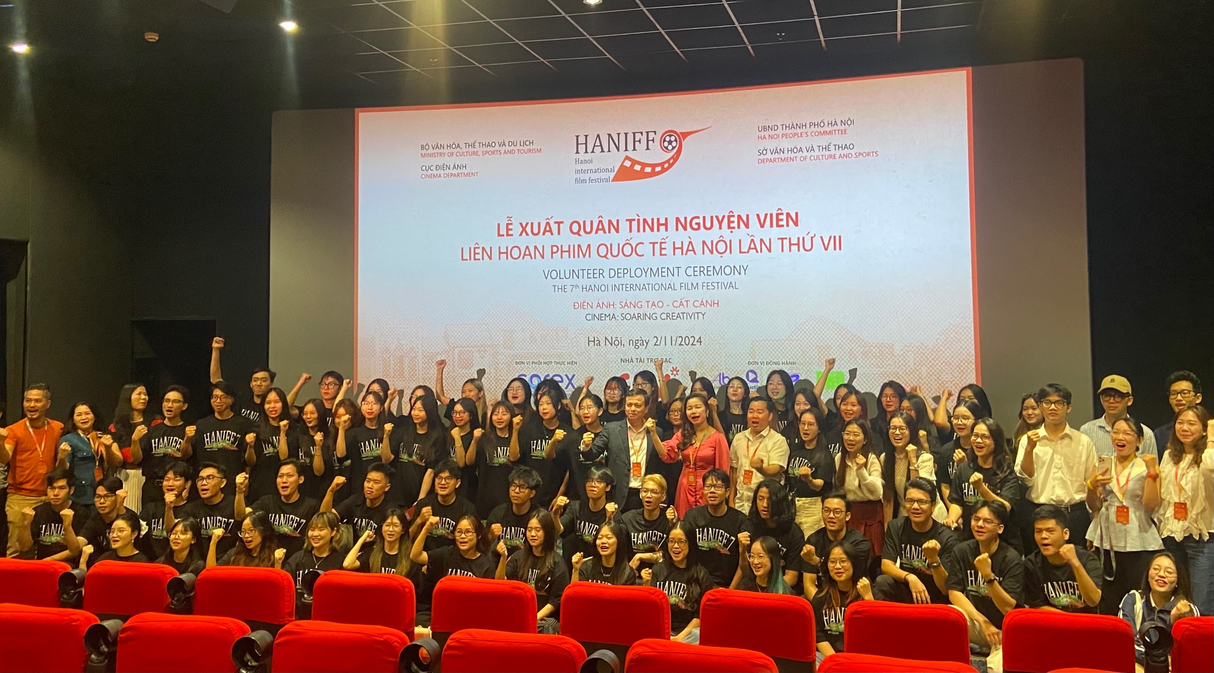 គណៈប្រតិភូ ៨០០ នាក់នឹងចូលរួមមហោស្រពភាពយន្តអន្តរជាតិហាណូយលើកទី ៧ - ២ 800 đại biểu sẽ tham dự Liên hoan Phim quốc tế Hà Nội lần thứ VII - 2