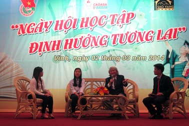 Học sinh hào hứng dự chương trình định hướng tương lai