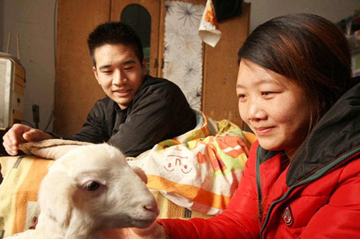 Cô gái đẹp cãi cha mẹ theo chàng trai bại liệt 16 năm trước giờ ra sao - 2 Cô gái đẹp cãi cha mẹ theo chàng trai bại liệt 16 năm trước giờ ra sao - 2