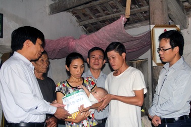 Hơn 92 triệu đồng đến với cháu bé 1 tuổi bị tim bẩm sinh, suy dinh dưỡng 