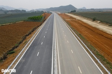 Lưu thông như thế nào trên hai tuyến cao tốc thông xe ngày 29/4?