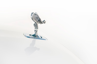 Câu chuyện thú vị đằng sau biểu tượng duyên dáng của Rolls-Royce