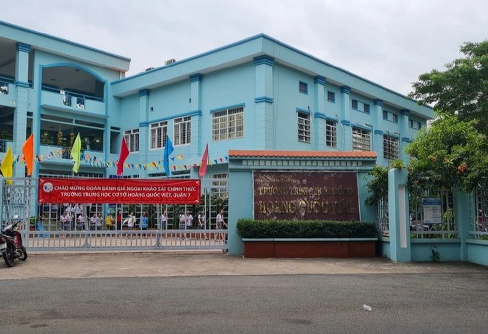 Bị kỷ luật, cô giáo dạy Văn uống thuốc tự vẫn trước mặt hiệu trưởng - 1 Bị kỷ luật, cô giáo dạy Văn uống thuốc tự vẫn trước mặt hiệu trưởng - 1