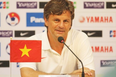 Tân “thuyền trưởng” Falko Goetz hết lời khen học trò