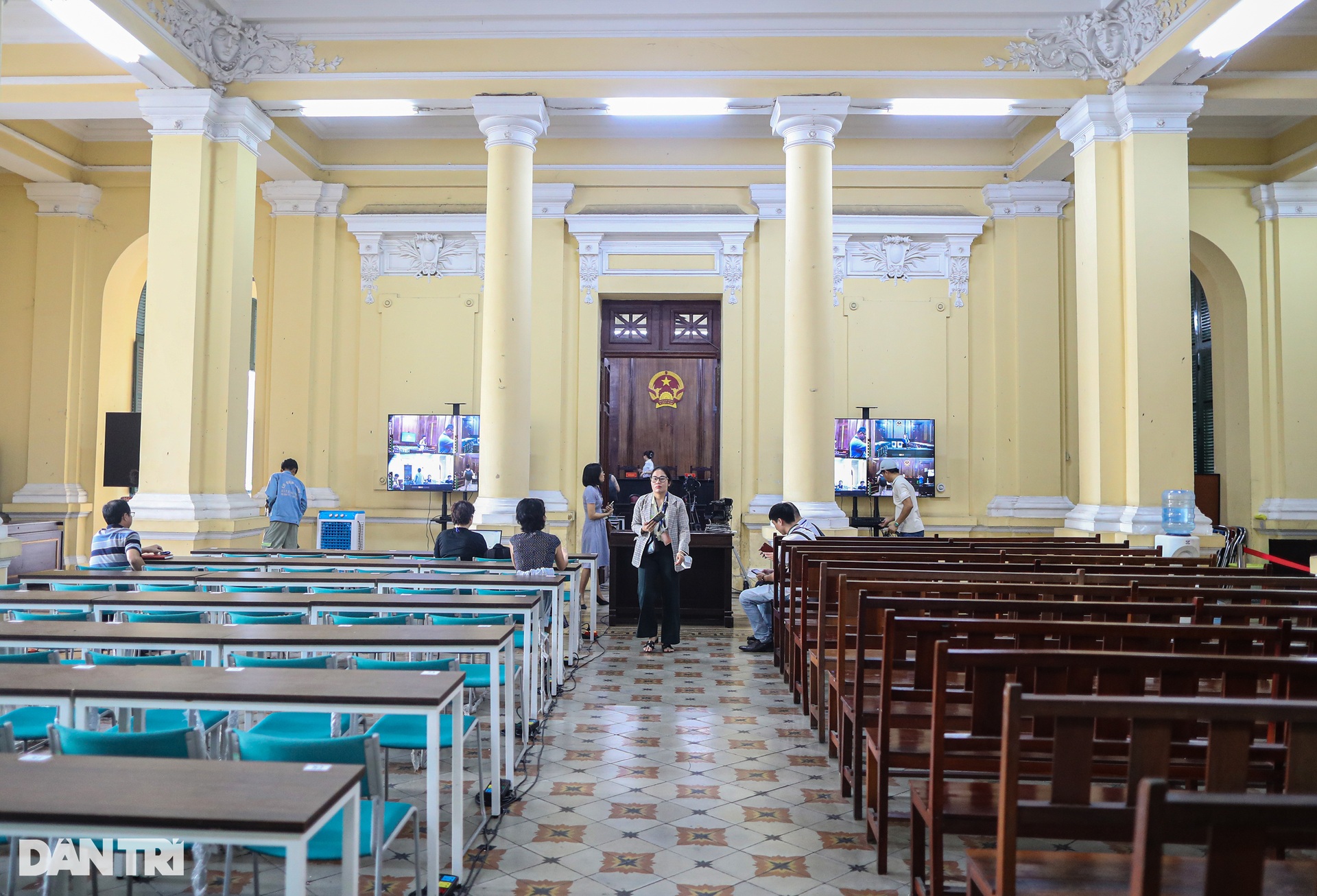 Công tác an ninh, thiết bị phục vụ phiên tòa vụ Vạn Thịnh Phát hoàn tất - 5 Công tác an ninh, thiết bị phục vụ phiên tòa vụ Vạn Thịnh Phát hoàn tất - 5
