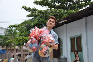 Nam Cường đến với thiếu nhi nhân ngày 1/6