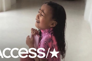 North West khóc khi mẹ không cho đi giày cao gót