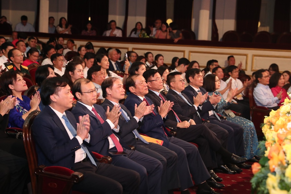 Báo Dân trí đoạt 2 giải báo chí viết về ngành Văn hóa, Thể thao - 1 Báo Dân trí đoạt 2 giải báo chí viết về ngành Văn hóa, Thể thao - 1