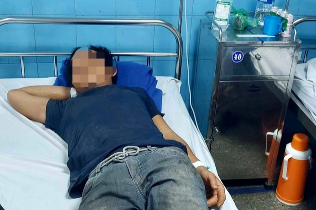Bắt cóc làm thịt ăn sáng, 3 người trong một gia đình nhập viện - 1 Bắt cóc làm thịt ăn sáng, 3 người trong một gia đình nhập viện - 1