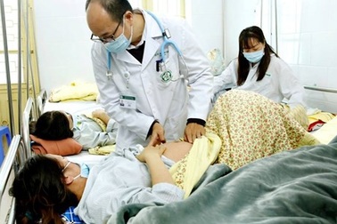 Cảnh báo nhiều người lớn mắc sởi nhập viện ở Bệnh viện Bạch Mai