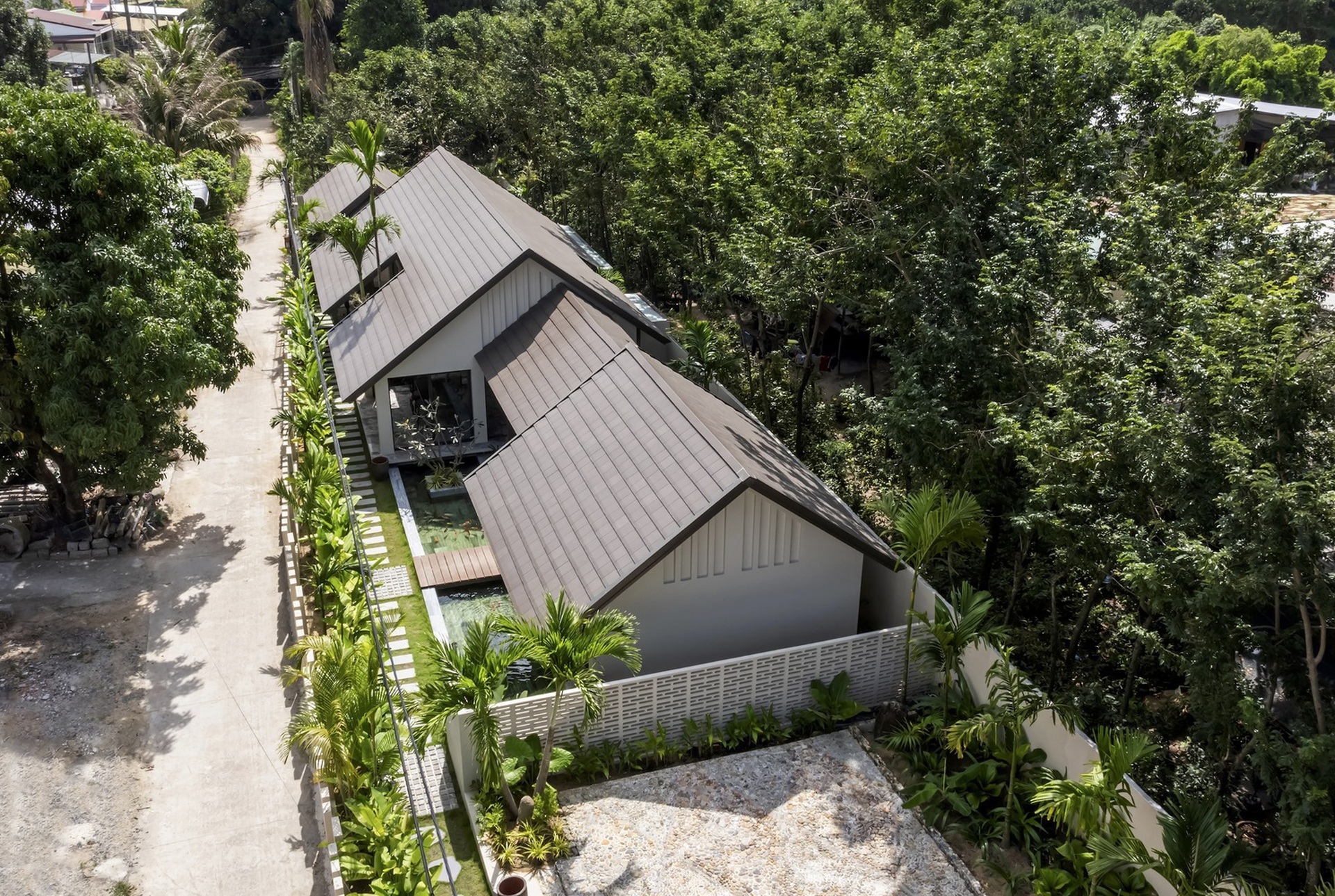 Căn nhà 5 gian rộng rãi xanh mát thành resort chữa lành tại Khánh Hòa - 1 Căn nhà 5 gian rộng rãi xanh mát thành resort chữa lành tại Khánh Hòa - 1