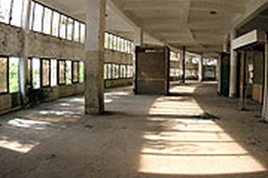 Hoang tàn Chợ Sắt