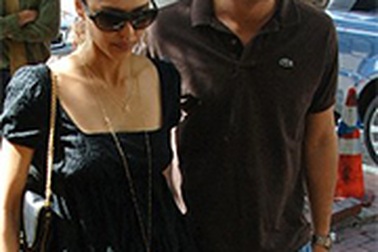 Jessica Alba bị người yêu phản bội