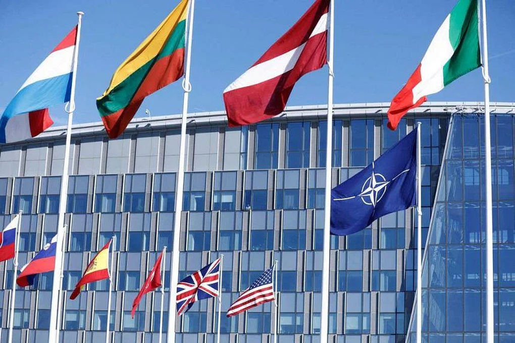 NATO chia rẽ về lộ trình kết nạp Ukraine - 1 NATO chia rẽ về lộ trình kết nạp Ukraine - 1