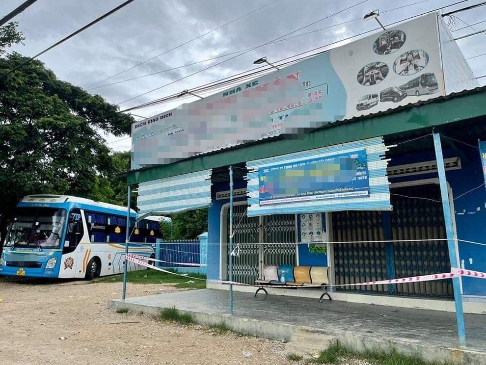 Khởi tố vụ án làm lây lan Covid-19 tại nhà xe dùng ô tô khách chở hàng hóa - 1 Khởi tố vụ án làm lây lan Covid-19 tại nhà xe dùng ô tô khách chở hàng hóa - 1