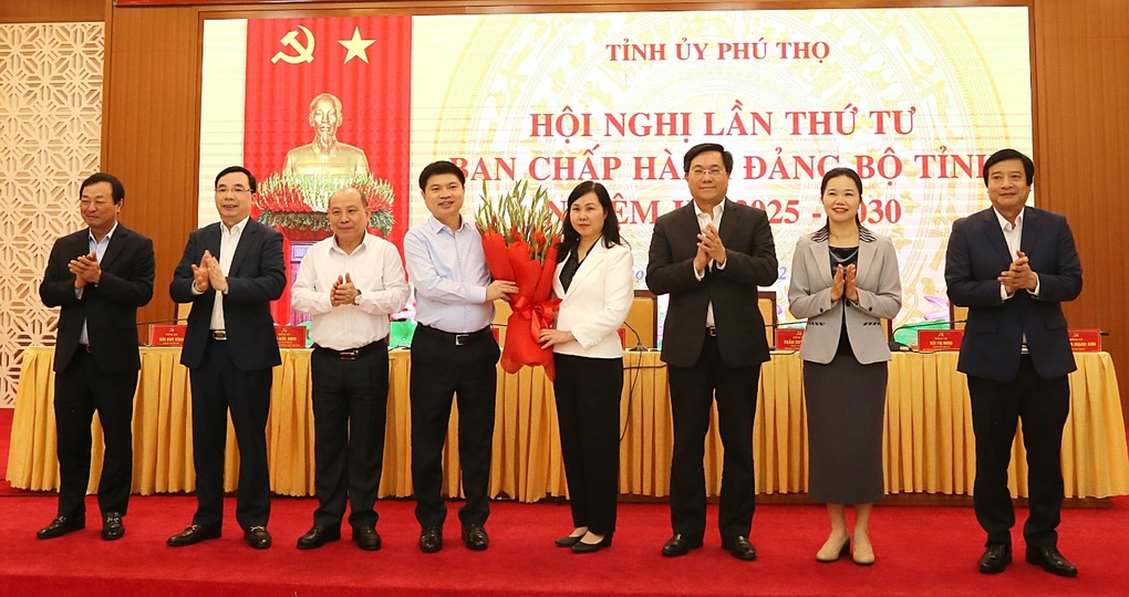 Bà Bùi Thị Thu Hằng giữ chức Chủ nhiệm Ủy ban Kiểm tra Tỉnh ủy Phú Thọ - 1