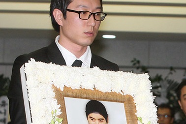 Người thân và đồng nghiệp tiễn đưa Andre Kim