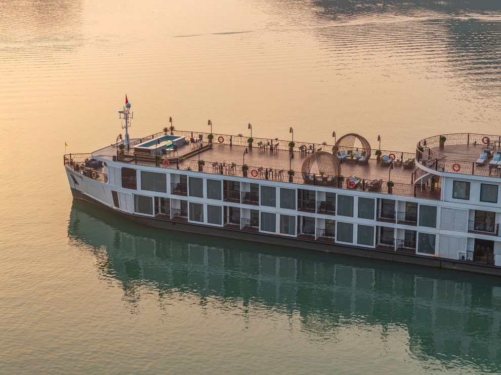 Ra mắt du thuyền Indochine Grand - Tinh hoa giữa vịnh Hạ Long - 5 Ra mắt du thuyền Indochine Grand - Tinh hoa giữa vịnh Hạ Long - 5