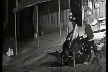 Thực hư clip "thiếu nữ 15 tuổi bị đưa lên xe lúc nửa đêm"