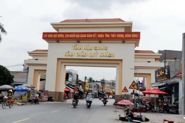 Hậu Giang khuyến cáo dân không ra đường sau 20h, không tự ý ra vào tỉnh