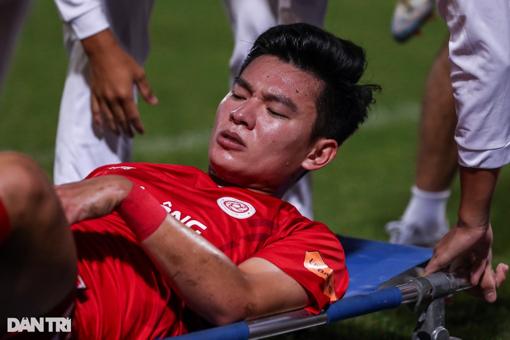 Phan Tuấn Tài chấn thương, Thể Công Viettel thắng nghẹt thở Bình Dương - 1 Phan Tuấn Tài chấn thương, Thể Công Viettel thắng nghẹt thở Bình Dương - 1