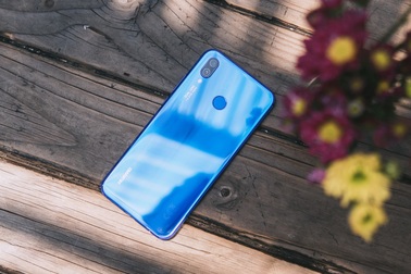 Mua smartphone nào để "tán đổ" một cô gái ngay từ cái nhìn đầu tiên?